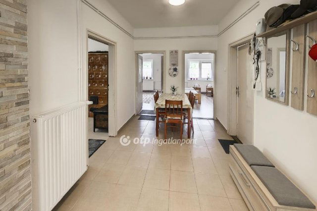 Eladó családi ház, Bakonyszentkirályon 52 M Ft, 3 szobás