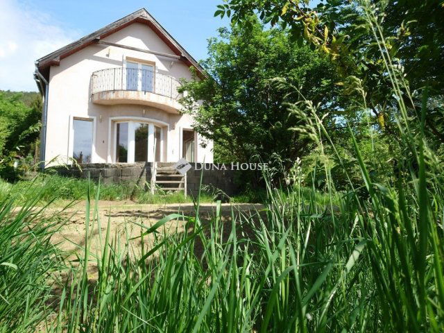 Eladó családi ház, Pilisborosjenőn 193 M Ft, 6 szobás