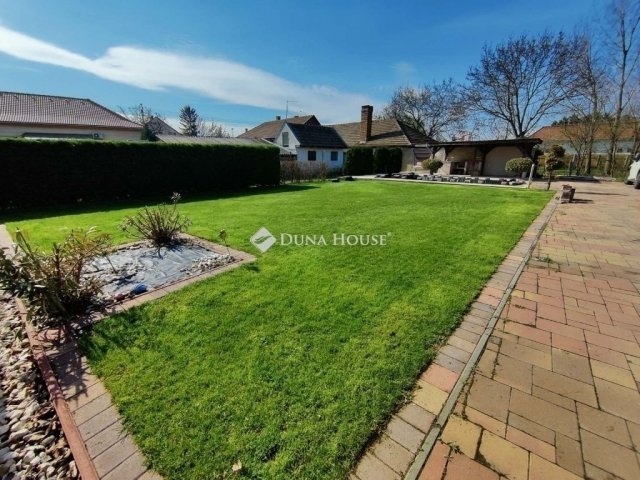 Eladó családi ház, Monoron 109 M Ft, 4 szobás