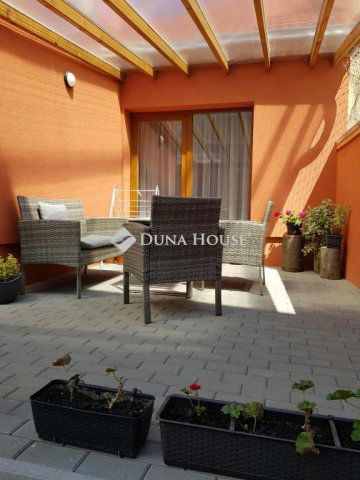 Eladó családi ház, Pécsett, Orsolya utcában 74.9 M Ft, 3 szobás