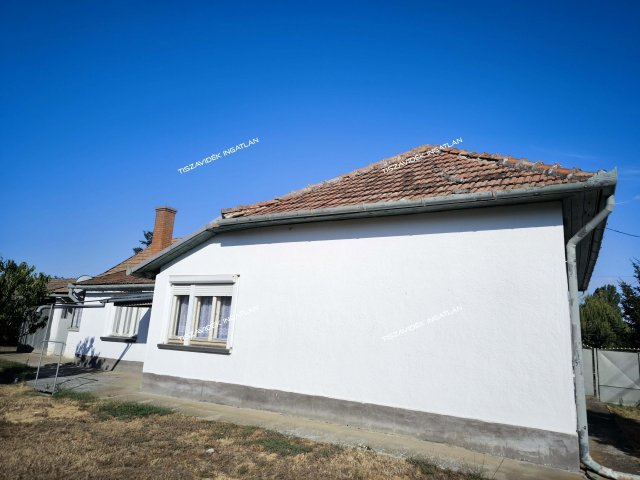 Eladó családi ház, Nagykörűn, Rákóczi úton 25.9 M Ft