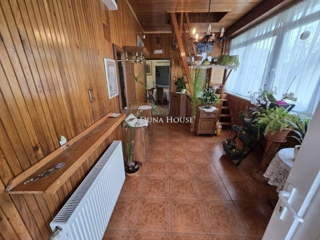 Eladó családi ház, Pécelen 89.9 M Ft, 3 szobás