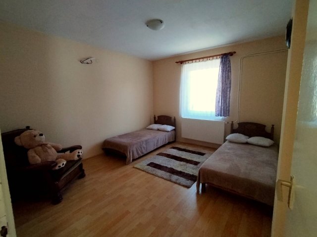 Eladó családi ház, Tikoson 32 M Ft, 4 szobás