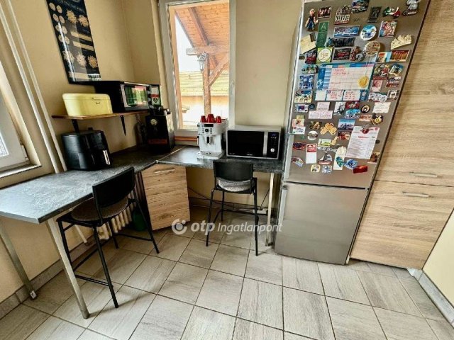 Eladó családi ház, Ráckeresztúron 94.99 M Ft, 5 szobás