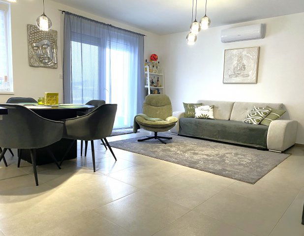 Eladó ikerház, Erdőkertesen 134.9 M Ft, 5 szobás