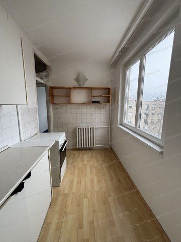 Eladó panellakás, Tatabányán 49 M Ft, 4 szobás