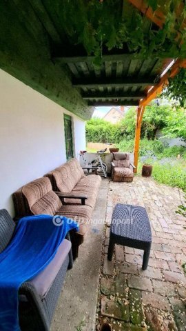 Eladó családi ház, Velencén 45.9 M Ft, 2 szobás