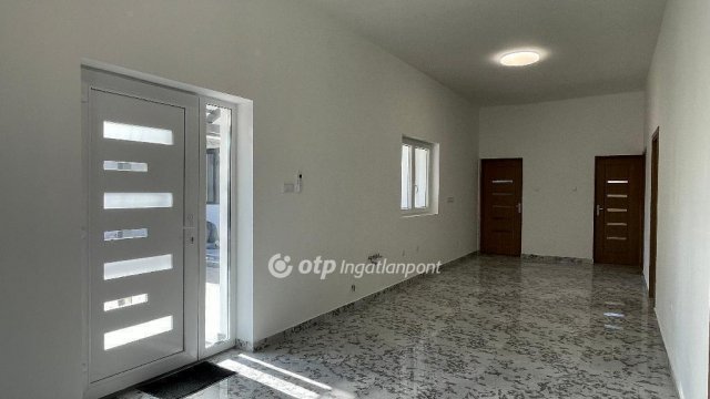 Eladó családi ház, Üllőn 89.9 M Ft, 4 szobás