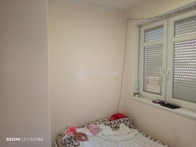 Eladó családi ház, Vecsésen 165 M Ft, 11 szobás