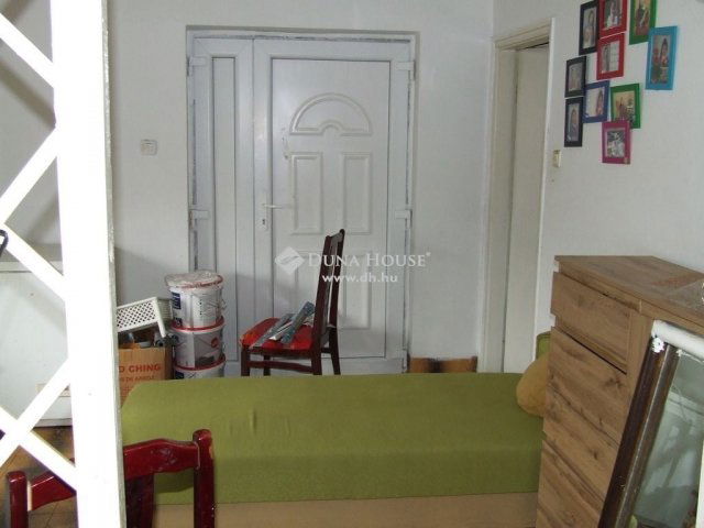 Eladó családi ház, Esztergomban 119.9 M Ft, 7 szobás