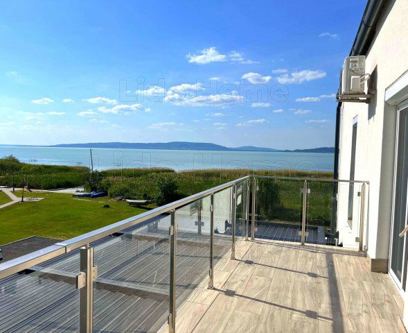 Eladó nyaraló, Balatonfenyvesen 74.9 M Ft, 4 szobás