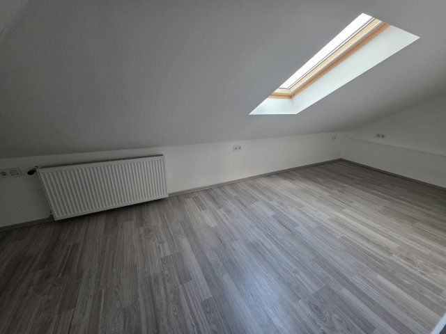 Eladó ipari ingatlan, Budapesten, IV. kerületben, Fóti úton