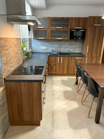 Kiadó téglalakás, albérlet, Pakson 280 E Ft / hó, 2 szobás
