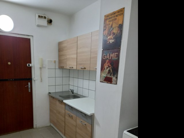 Eladó panellakás, Veszprémben 35 M Ft, 1 szobás