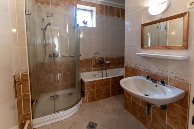 Eladó családi ház, Abonyban 58 M Ft, 4 szobás