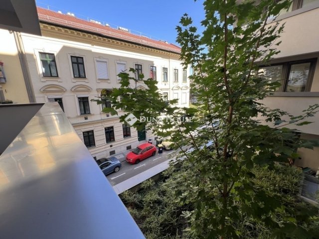 Eladó téglalakás, Budapesten, VIII. kerületben 74.9 M Ft