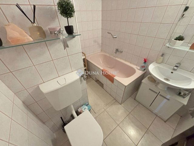 Eladó téglalakás, Szombathelyen 69.9 M Ft, 3 szobás