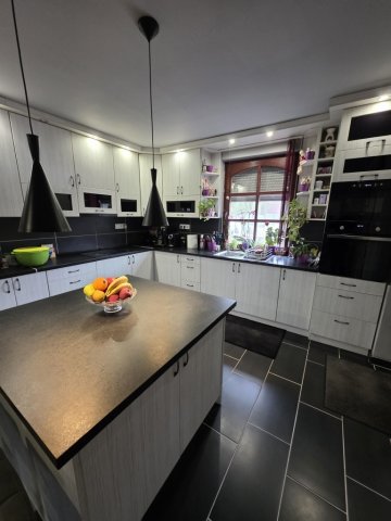 Eladó ikerház, Kozármislenyen 149.5 M Ft, 5 szobás