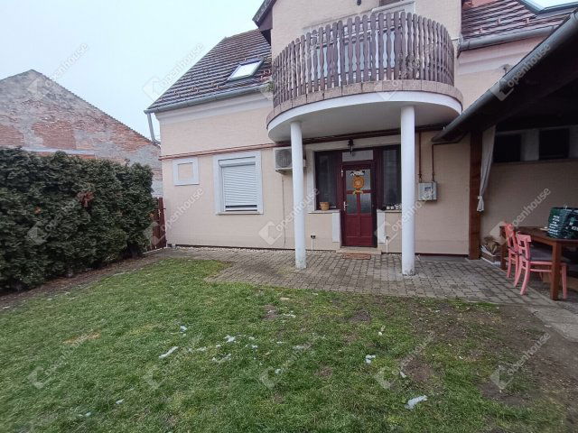 Eladó téglalakás, Sopronban 76.9 M Ft, 3 szobás