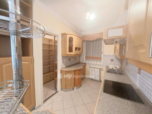 Eladó családi ház, Kecskeméten 150.045 M Ft, 6 szobás