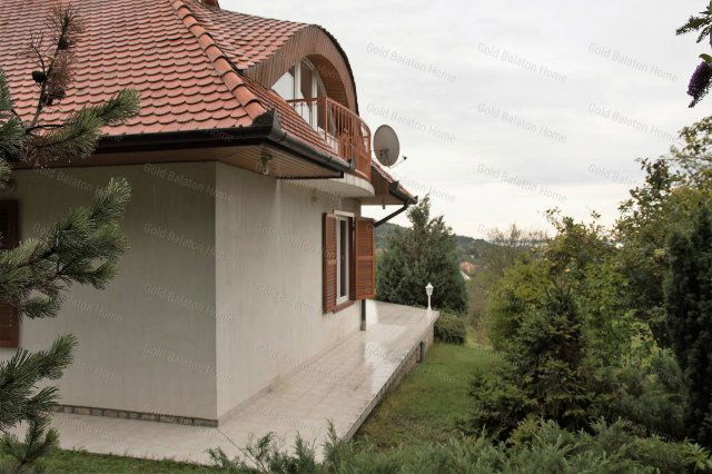 Eladó családi ház, Vonyarcvashegyen 233 M Ft, 6 szobás