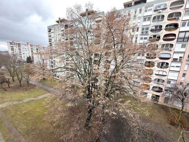 Eladó téglalakás, Pécsett 41.9 M Ft, 2 szobás