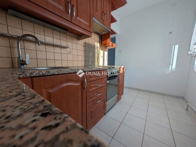 Eladó panellakás, Budapesten, III. kerületben 65 M Ft, 3 szobás