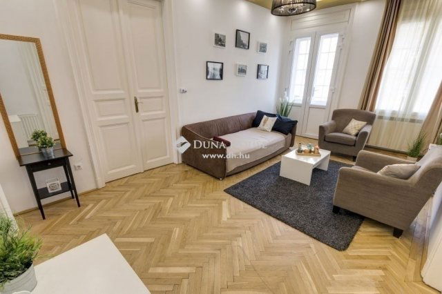 Eladó téglalakás, Budapesten, V. kerületben 349.9 M Ft, 4 szobás