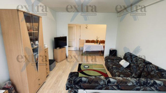 Eladó panellakás, Szegeden 51.99 M Ft, 2 szobás