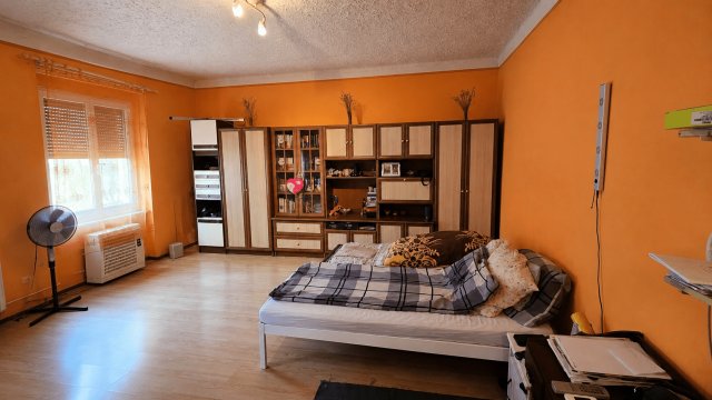 Eladó téglalakás, Komlón 18.9 M Ft, 1 szobás