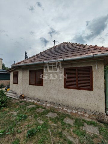 Eladó nyaraló, Szigetmonostorban 41.99 M Ft, 1+2 szobás