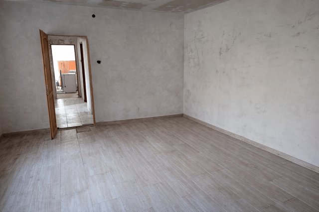 Eladó családi ház, Borzaváron 29.99 M Ft, 4 szobás