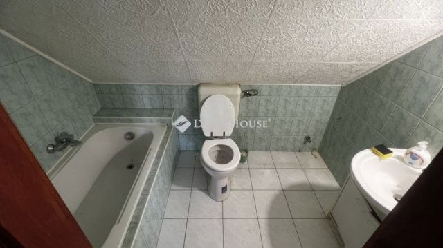 Eladó családi ház, Dunaújvárosban 62.5 M Ft, 6 szobás