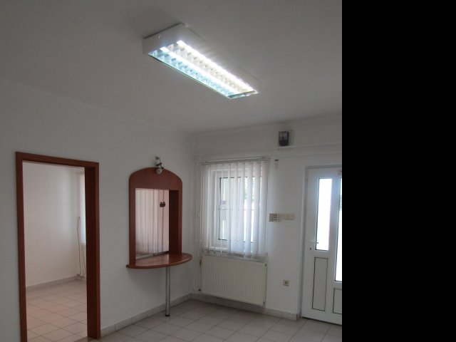 Kiadó iroda, Egerben 170 E Ft / hó, 4 szobás