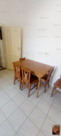 Kiadó téglalakás, albérlet, Pécsett 300 E Ft / hó, 4 szobás