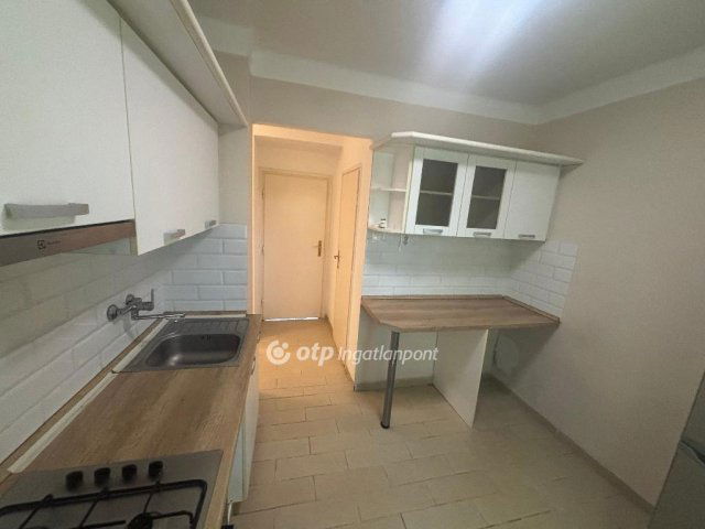 Eladó téglalakás, Miskolcon 33.5 M Ft, 2 szobás