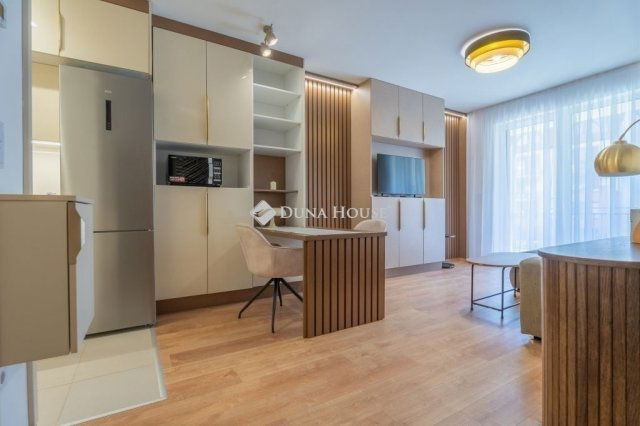 Eladó téglalakás, Budapesten, XIII. kerületben 100 M Ft