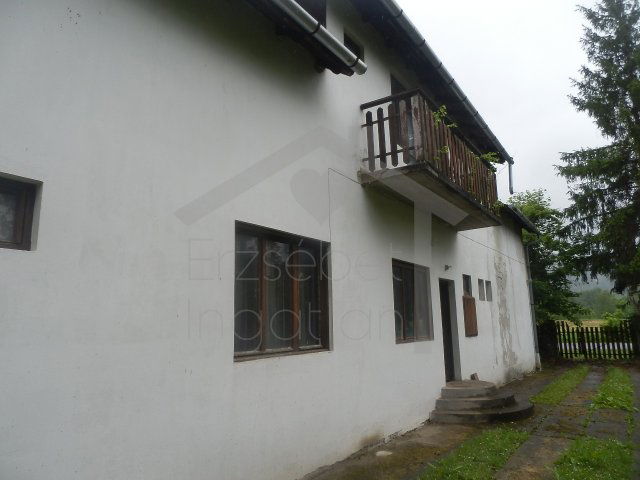 Eladó családi ház, Visegrádon 110 M Ft, 10 szobás
