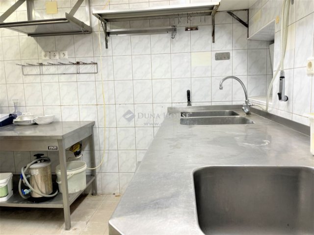 Eladó üzlethelyiség, Győrött 385 M Ft / költözzbe.hu