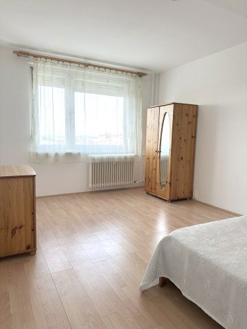 Eladó panellakás, Debrecenben 72.9 M Ft, 4 szobás