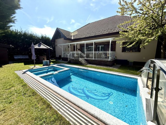 Eladó családi ház, Pomázon 179.9 M Ft, 6 szobás