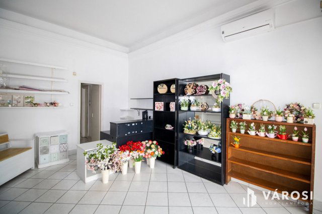 Eladó üzlethelyiség, Békéscsabán 33.9 M Ft