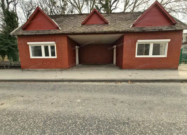 Eladó üzlethelyiség, Tatabányán 18.99 M Ft, 2 szobás