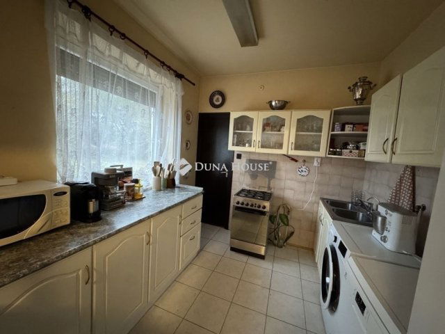 Eladó családi ház, Nagytarcsán 119.9 M Ft, 4 szobás