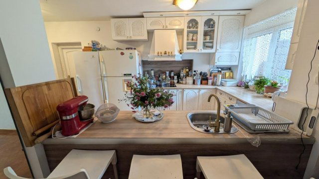 Eladó családi ház, Székesfehérvárott 119 M Ft, 7 szobás