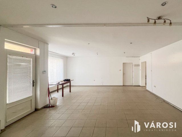 Kiadó üzlethelyiség, Békéscsabán 150 E Ft / hó