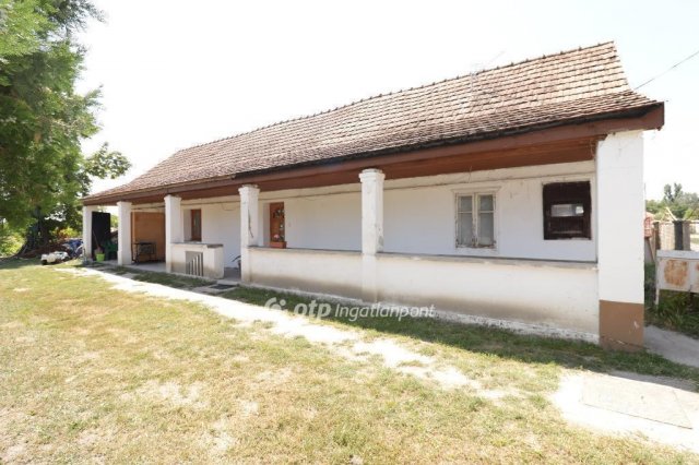 Eladó családi ház, Lóréven 34.9 M Ft, 3 szobás
