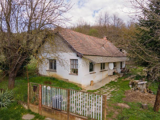 Eladó családi ház, Kisecseten 19.9 M Ft, 2 szobás