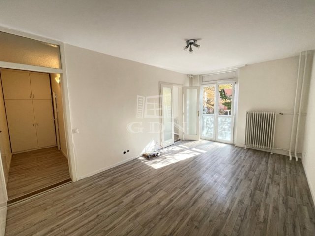 Kiadó panellakás, albérlet, Székesfehérvárott 140 E Ft / hó