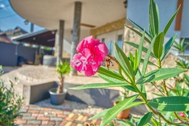 Eladó családi ház, Szigetbecsén 149.9 M Ft, 4 szobás